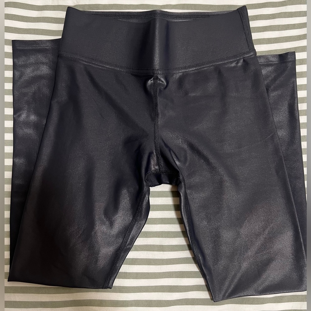 Carbon38 Takara Shine Regular Rise  7/8 leggings in Steel Grey